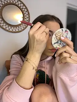 Snapshot of Mia_Ethan chatting on 10.15.25 Mia Ethan online show from 10.15.25