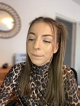 Snapshot of Mia_Ethan chatting on 10.22.25 Mia Ethan online show from 10.22.25