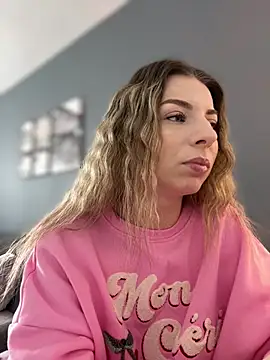 Mia Ethan online show from 04.25.26