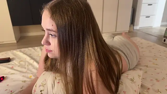 endlesssoffi online show from 04.18.26