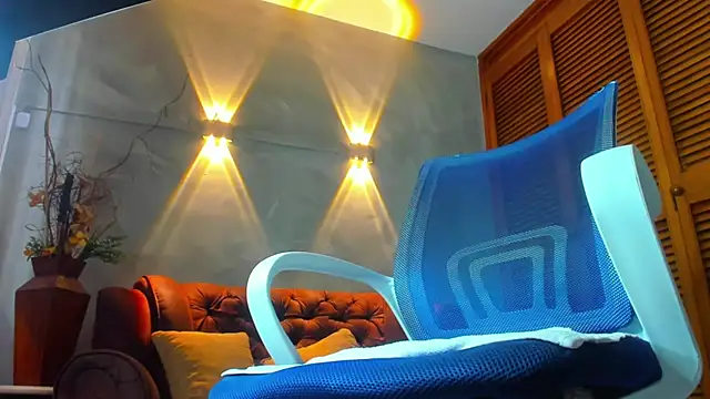 Snapshot of Dylanstonne chatting on 12.01.24 Dylanstonne online show from 12.01.24