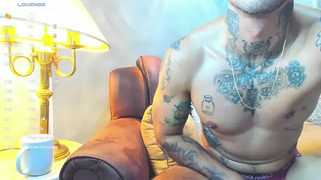 Snapshot of Dylanstonne chatting on 01.10.25 Dylanstonne online show from 01.10.25