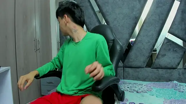 Yef Thin online show from 10.17.25