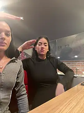 Naughty Friends  online show from 02.19.25