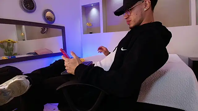 austin collinss online show from 12.28.24
