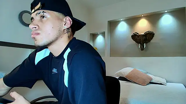 austin collinss online show from 02.04.25