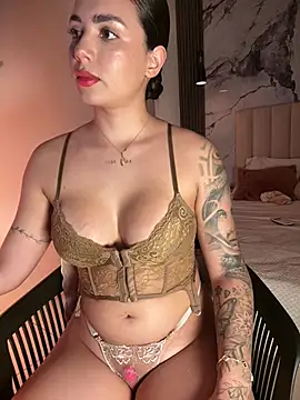 Pink Jazmin online show from 07.04.26