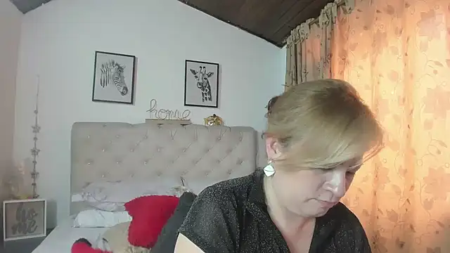 Snapshot of MonyCassius chatting on 02.17.25 MonyCassius online show from 02.17.25