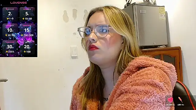 Snapshot of kendallclarkk03 chatting on 02.13.25 kendallclarkk03 online show from 02.13.25