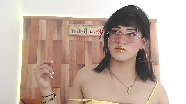 Snapshot of Raven_Whisper chatting on 12.28.24 Raven Whisper online show from 12.28.24