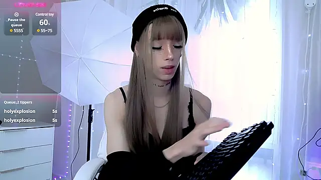 Snapshot of Dasha_M chatting on 12.08.24 Dasha M online show from 12.08.24