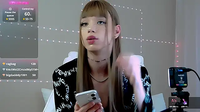 Snapshot of Dasha_M chatting on 01.11.25 Dasha M online show from 01.11.25