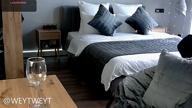 Dasha M online show from 12.05.25