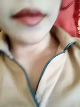 Snapshot of Anki-doll chatting on 01.03.25 Anki-doll online show from 01.03.25