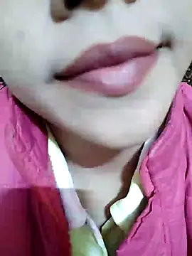 Snapshot of Anki-doll chatting on 01.04.25 Anki-doll online show from 01.04.25