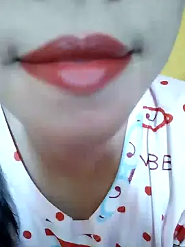 Snapshot of Anki-doll chatting on 01.05.25 Anki-doll online show from 01.05.25