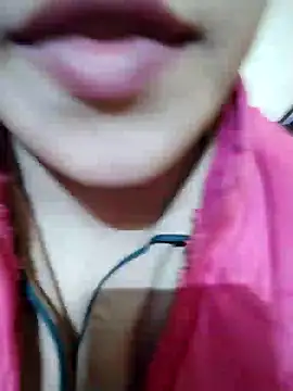 Snapshot of Anki-doll chatting on 01.10.25 Anki-doll online show from 01.10.25