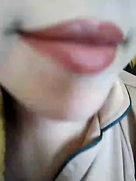 Snapshot of Anki-doll chatting on 01.12.25 Anki-doll online show from 01.12.25