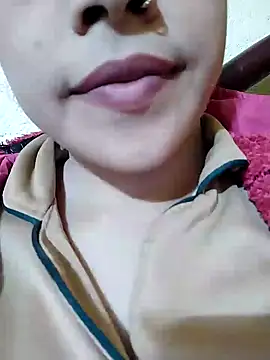 Snapshot of Anki-doll chatting on 01.12.25 Anki-doll online show from 01.12.25