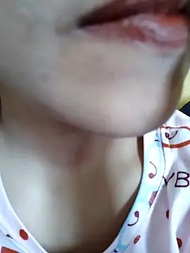 Snapshot of Anki-doll chatting on 01.13.25 Anki-doll online show from 01.13.25