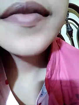Snapshot of Anki-doll chatting on 01.15.25 Anki-doll online show from 01.15.25
