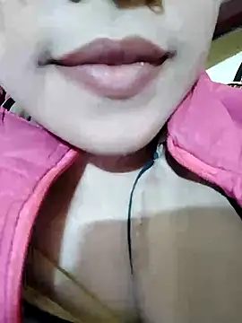 Snapshot of Anki-doll chatting on 01.21.25 Anki-doll online show from 01.21.25