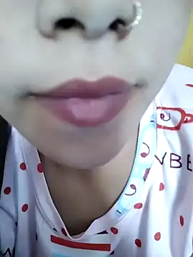 Snapshot of Anki-doll chatting on 01.25.25 Anki-doll online show from 01.25.25