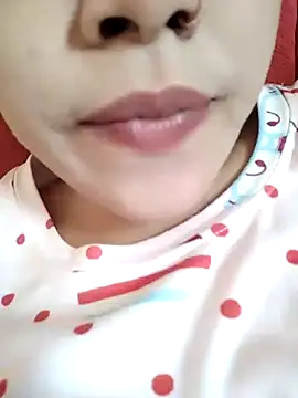 Snapshot of Anki-doll chatting on 01.27.25 Anki-doll online show from 01.27.25