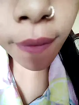 Snapshot of Anki-doll chatting on 01.28.25 Anki-doll online show from 01.28.25