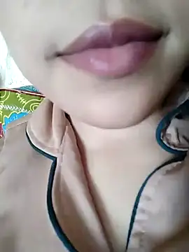 Snapshot of Anki-doll chatting on 01.29.25 Anki-doll online show from 01.29.25