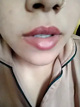 Snapshot of Anki-doll chatting on 01.31.25 Anki-doll online show from 01.31.25