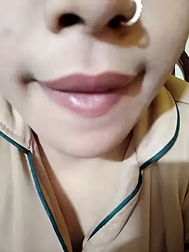 Snapshot of Anki-doll chatting on 01.31.25 Anki-doll online show from 01.31.25