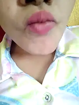 Snapshot of Anki-doll chatting on 02.01.25 Anki-doll online show from 02.01.25