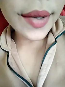 Snapshot of Anki-doll chatting on 02.02.25 Anki-doll online show from 02.02.25
