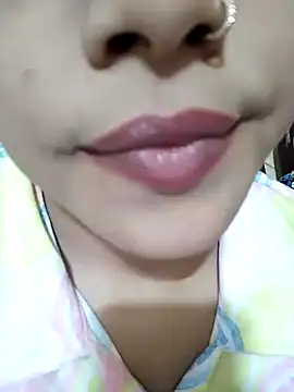 Snapshot of Anki-doll chatting on 02.04.25 Anki-doll online show from 02.04.25