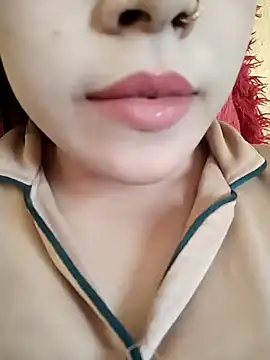 Snapshot of Anki-doll chatting on 02.07.25 Anki-doll online show from 02.07.25