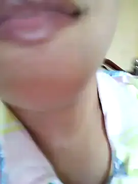 Snapshot of Anki-doll chatting on 02.08.25 Anki-doll online show from 02.08.25
