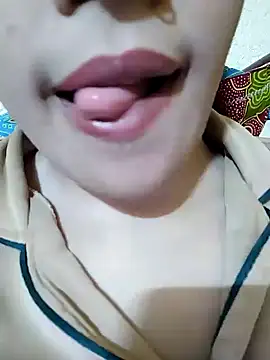 Snapshot of Anki-doll chatting on 02.09.25 Anki-doll online show from 02.09.25