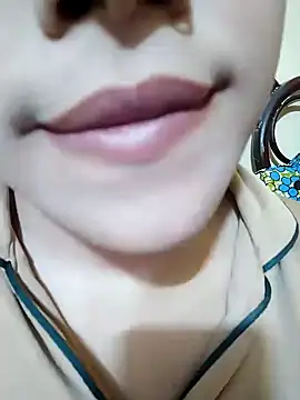 Snapshot of Anki-doll chatting on 02.13.25 Anki-doll online show from 02.13.25