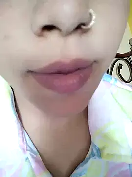 Snapshot of Anki-doll chatting on 02.16.25 Anki-doll online show from 02.16.25