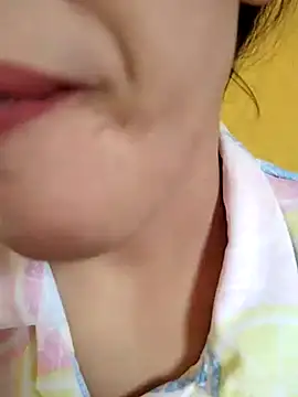 Snapshot of Anki-doll chatting on 02.16.25 Anki-doll online show from 02.16.25