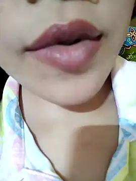 Snapshot of Anki-doll chatting on 02.16.25 Anki-doll online show from 02.16.25