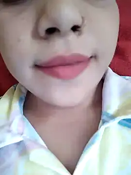 Snapshot of Anki-doll chatting on 02.18.25 Anki-doll online show from 02.18.25