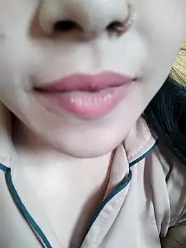 Snapshot of Anki-doll chatting on 02.21.25 Anki-doll online show from 02.21.25