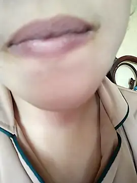 Snapshot of Anki-doll chatting on 02.23.25 Anki-doll online show from 02.23.25