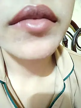 Snapshot of Anki-doll chatting on 02.23.25 Anki-doll online show from 02.23.25