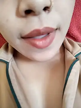 Snapshot of Anki-doll chatting on 03.06.25 Anki-doll online show from 03.06.25