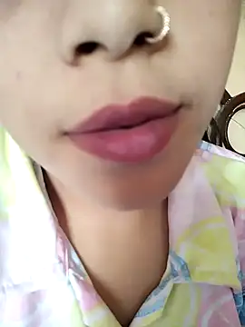 Snapshot of Anki-doll chatting on 03.11.25 Anki-doll online show from 03.11.25