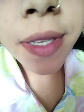 Snapshot of Anki-doll chatting on 03.13.25 Anki-doll online show from 03.13.25