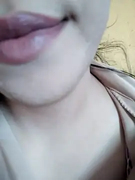 Snapshot of Anki-doll chatting on 03.19.25 Anki-doll online show from 03.19.25